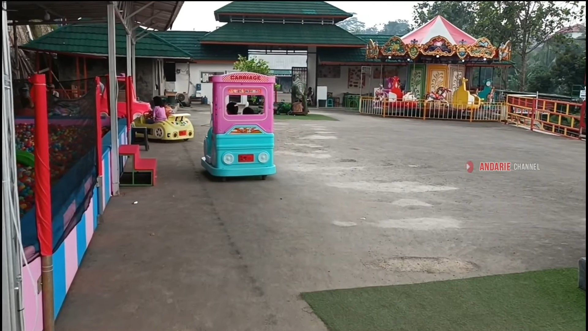Bombom car.jpg