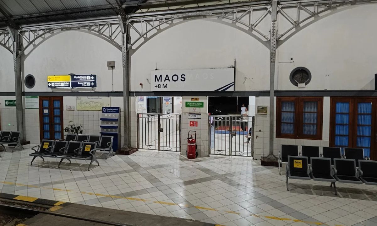 fasilitas stasiun maos