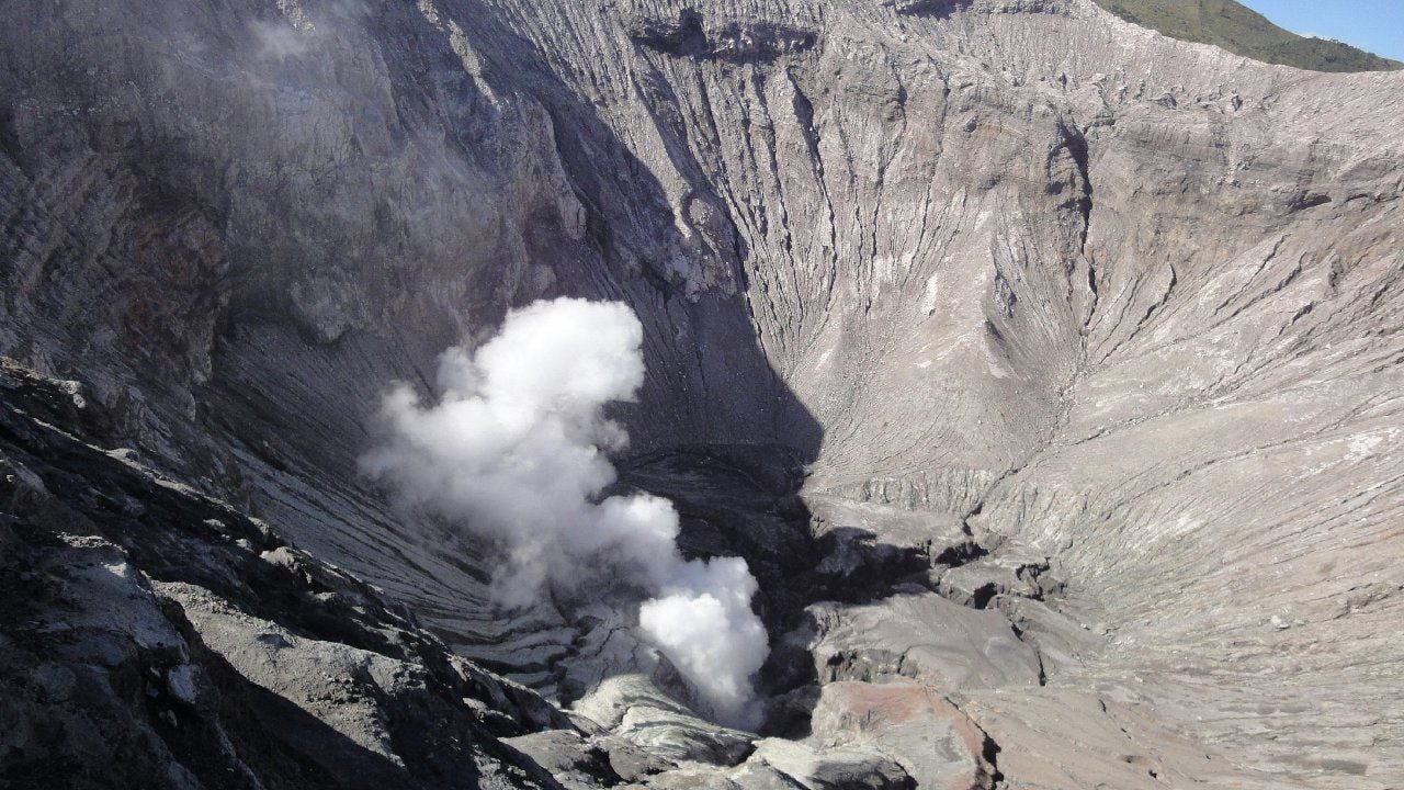 kawah gunung bromo.jpg