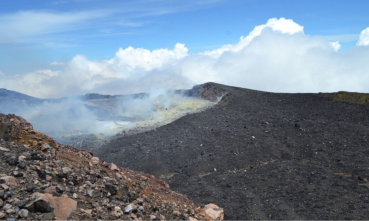 kawah gunung slamet