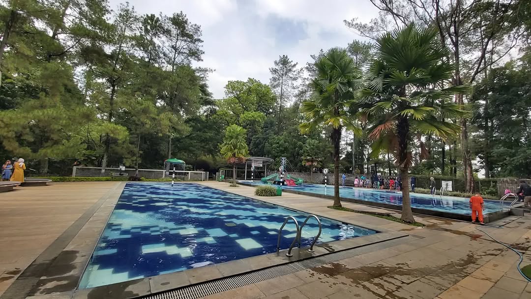 kolam renang taman lalu lintas.jpg