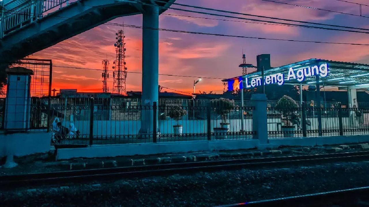 lenteng agung stasiun.jpg