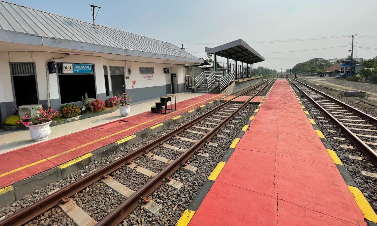 rute kereta dari stasiun tonjong baru